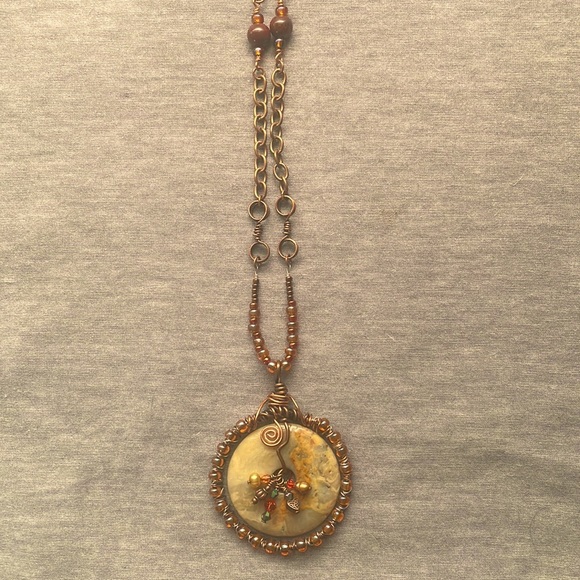 Beautiful handmade necklace with flat disc of Tiger’s Eye - chain length 33”. - Picture 3 of 7